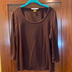 Brown scoop neck cotton top.